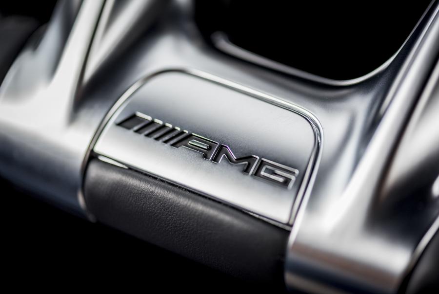 Логотип Mercedes-AMG S63 4Matic+ Lang 2017 года  (WW) (фото 45 из 105)